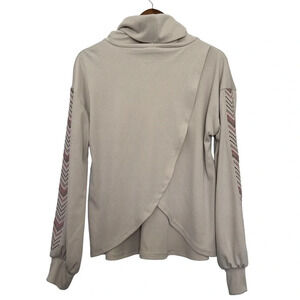 Savanna Jane Long Sleeve Cowl Neck Sweater Size Large‎ NWT